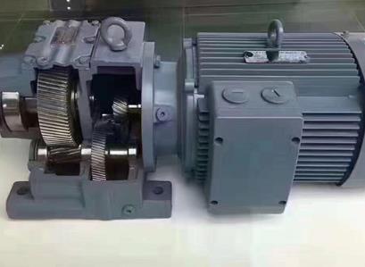 單相電機(jī)為什么要用兩個(gè)電容？（詳細(xì)介紹電容在單相電機(jī)中的作用）